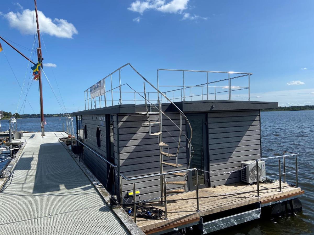 Hausboot Fjord Nordstern Mit Dachterrasse In Schleswig Hotel ภายนอก รูปภาพ